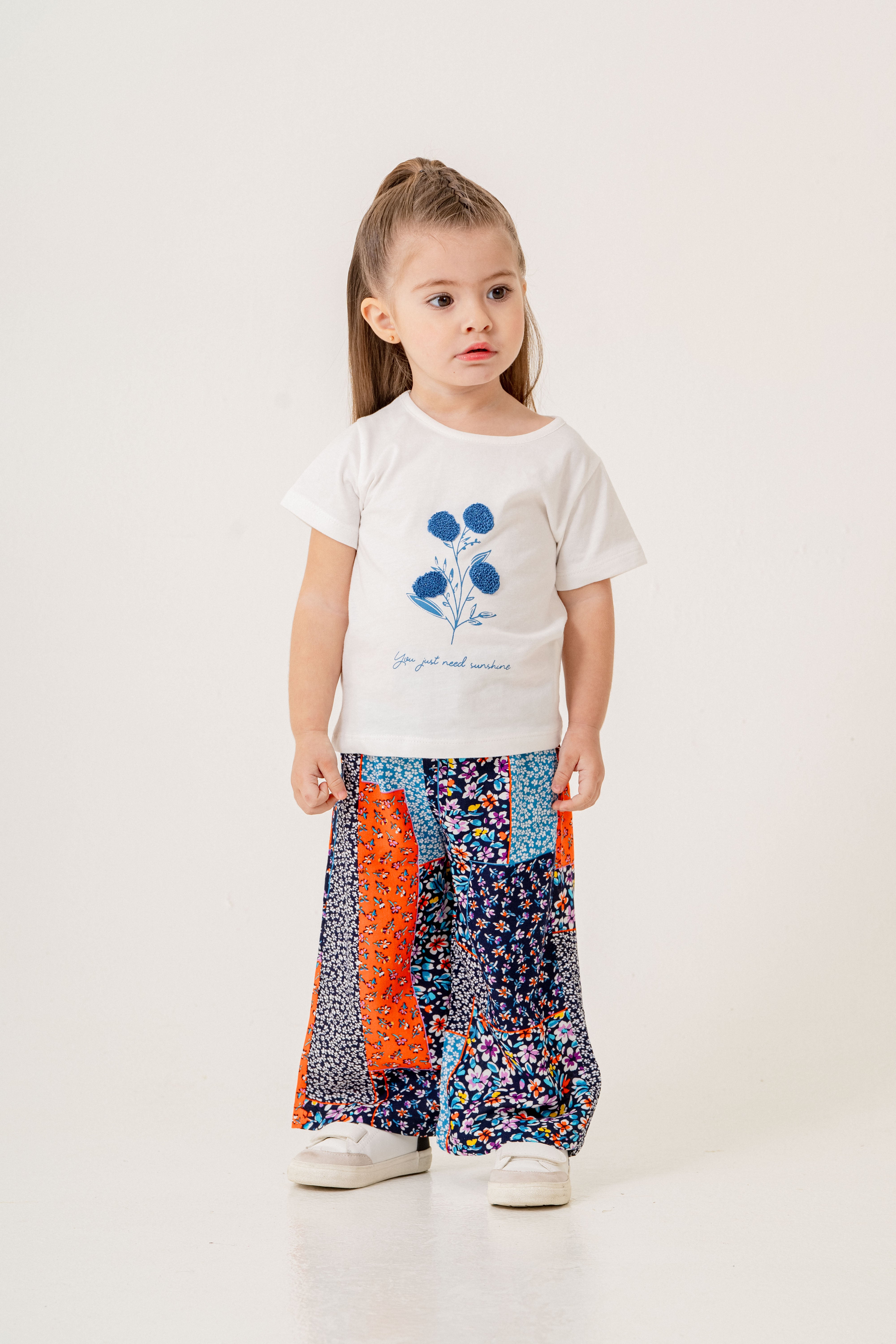 Kız Çocuk Çiçek Baskılı Tshirt Rengarenk Desenli Yazlık 2 Parça Takım 2-8 Yaş